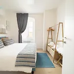 Corridoni 2e Tirabora Short Rent *