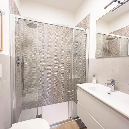 Corridoni 2e Tirabora Short Rent Appartement Triëst