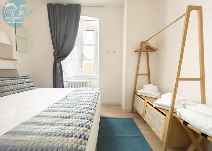 Corridoni 2e Tirabora Short Rent *